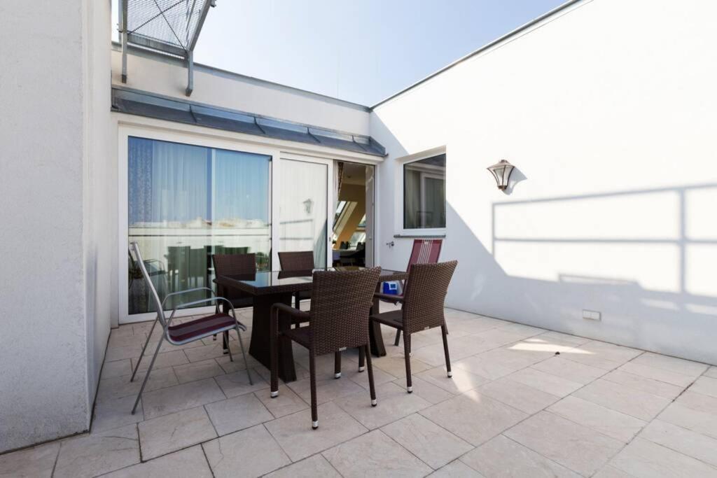Grosses Penthouse #12 Mit Terrasse Und Aussicht Appartement Wenen Buitenkant foto